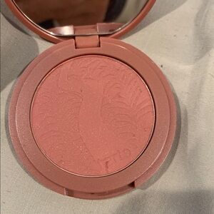 Amazonian clay 12 hours blush dazzled